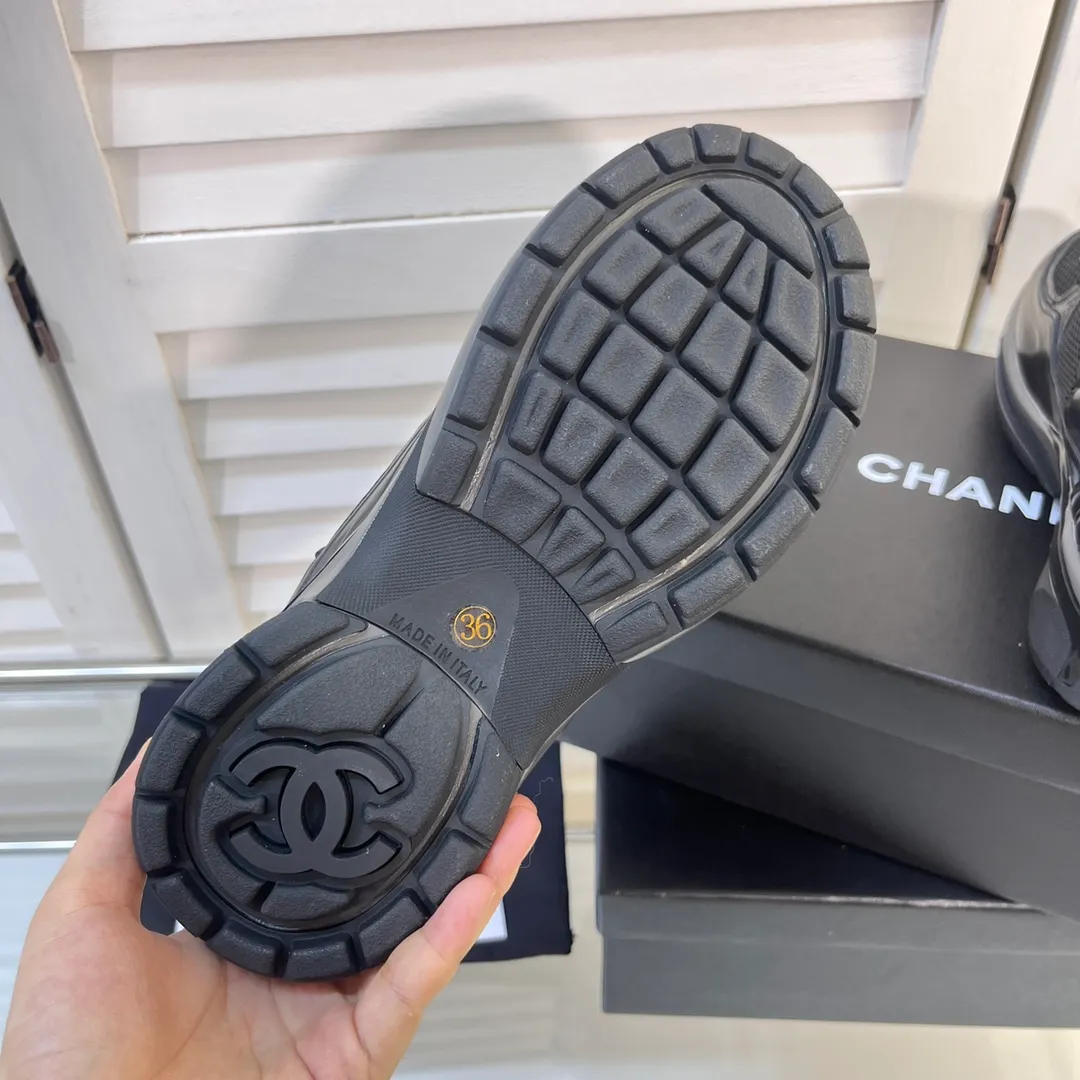 👟👟Ex-factory price 640👟👟 Latest 5 colors! Super pretty! 2023 super popular Chanel Chanel 23C King of Horns series casual sports shoes, incomparably beautiful and easy to wear, absolute fairy style, very light, super soft inside, super comfortable, breathable upper design, high-end color matching, versatile, must-have model of the year, upper: cowhide and cloth stitching, original craftsmanship, lining: breathable mesh, original foam combination outsole, size: 35-45